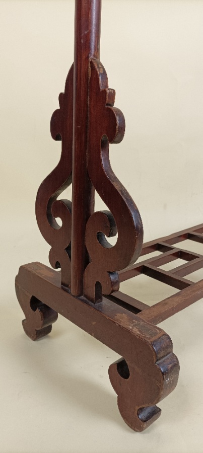 An antique Chinese hardwood clothing rack (5).jpg